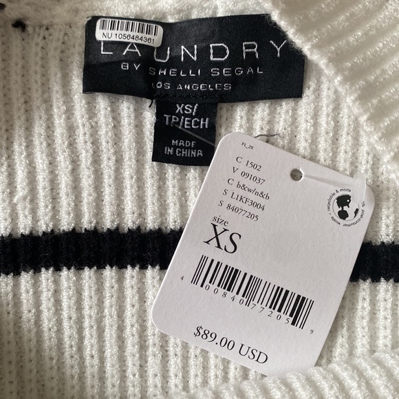 Colorblock Sweater - Picture 3 of 11